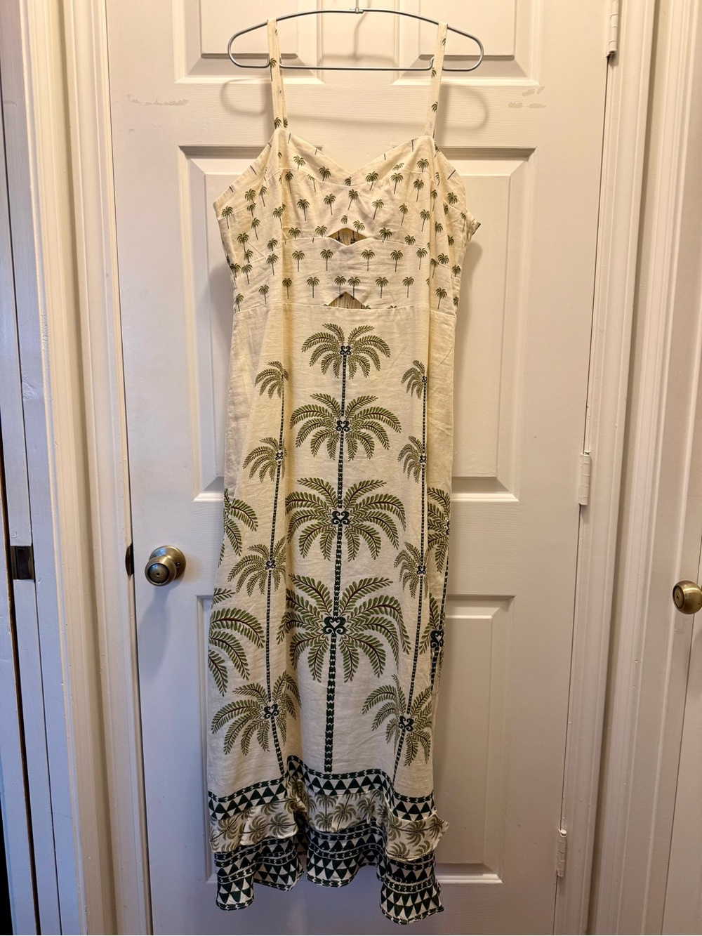 New With Tags FARM Rio Cream Maxi Dress with Green Palm Print - Picture 5 of 7